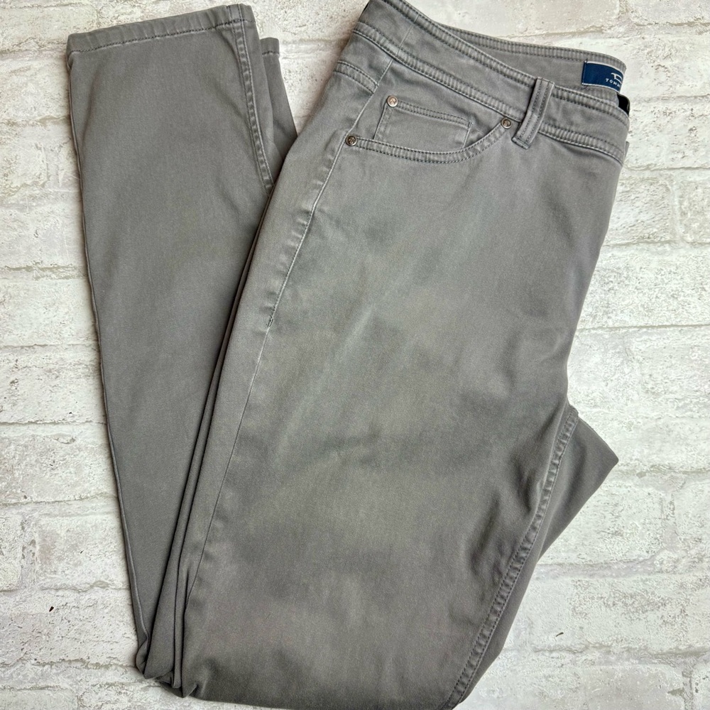 Tommy Bahama Grey Gray Skinny Jeans Pants Sueded EUC 12 😍